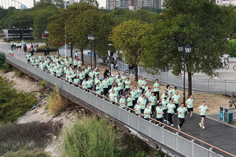 英诺加速度丨2025 福州英诺电子科技邮箱公司燃冬乐跑活动